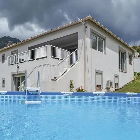 度假居 Four-bedroom Holiday In *