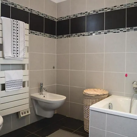 Four-bedroom Holiday In 度假居